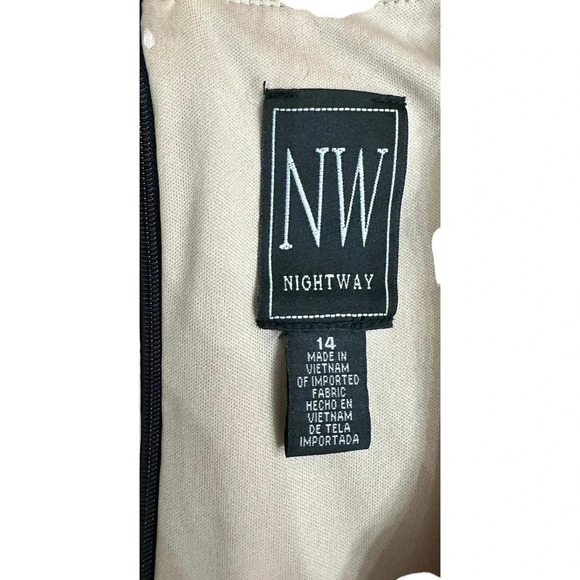 Nightway Women's Black Lace Mock Two-Piece Slit Gown Dress Size Plus 14 - Picture 5 of 8